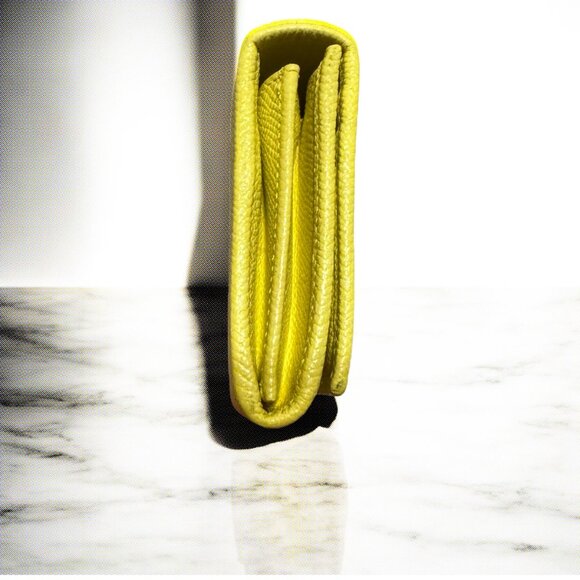 BVLGARI Clip closure Vibrant Yellow Bi-fold long wallet with silver hardware - Picture 5 of 11